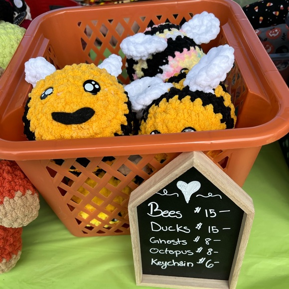 NWOT Unhinged Crochet Handcrafted Crochet Hats, Bats, This & Thats - Picture 2 of 16